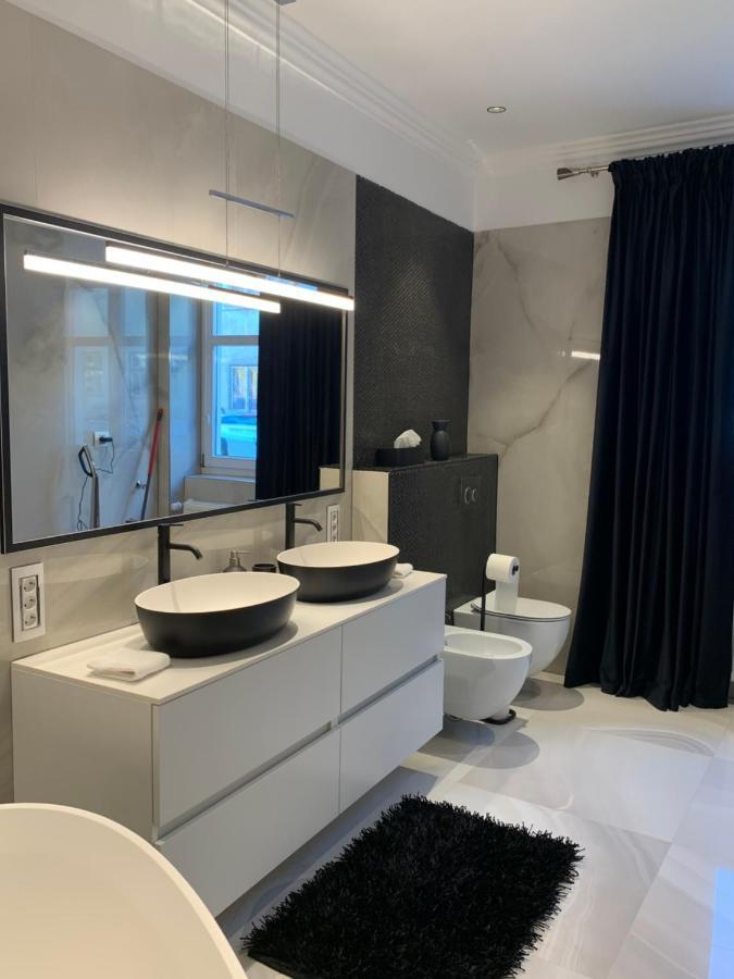 Schillerplatz Apartment Sibiu Ngoại thất bức ảnh